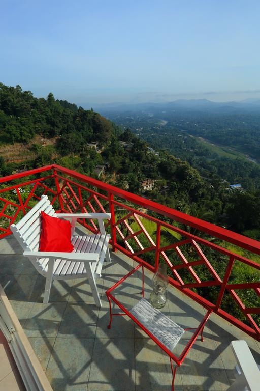 Redhill Kandy Tennekumbura Rum bild