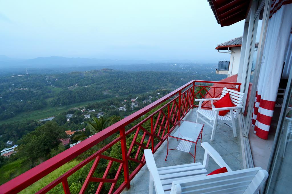 Redhill Kandy Tennekumbura Rum bild